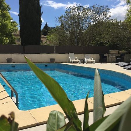 Logis Auberge De Tavel Bagian luar foto
