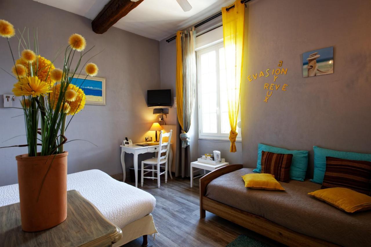 Logis Auberge De Tavel Bagian luar foto